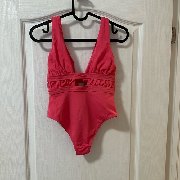 SUPER CUTE ONE PIECE SWIMSUIT - Picture 2 of 2